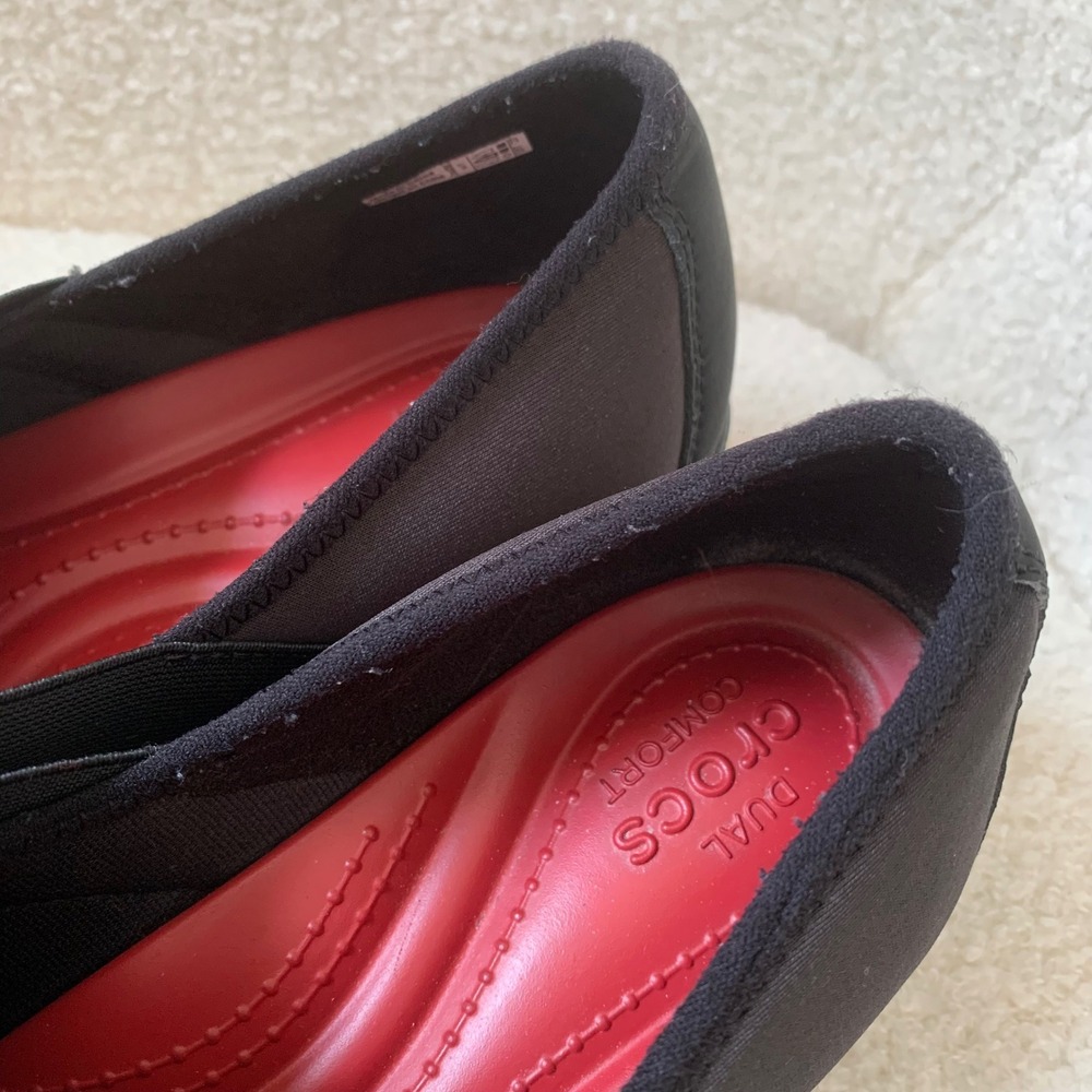 Crocs Women's Busy Day Stretch Wedge Dual Comfort Black Size 11 Slip On Shoes - Picture 8 of 12